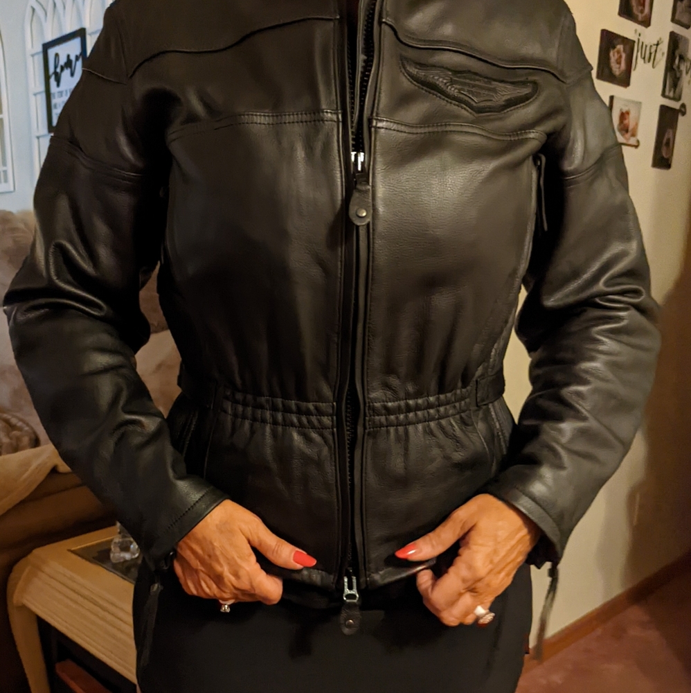 Women's size medium heavily padded genuine leather Harley-Davidson Jacket